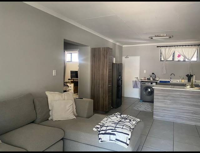 2 BEDROOM APARTMENT FOR SALE IN RYNFIELD